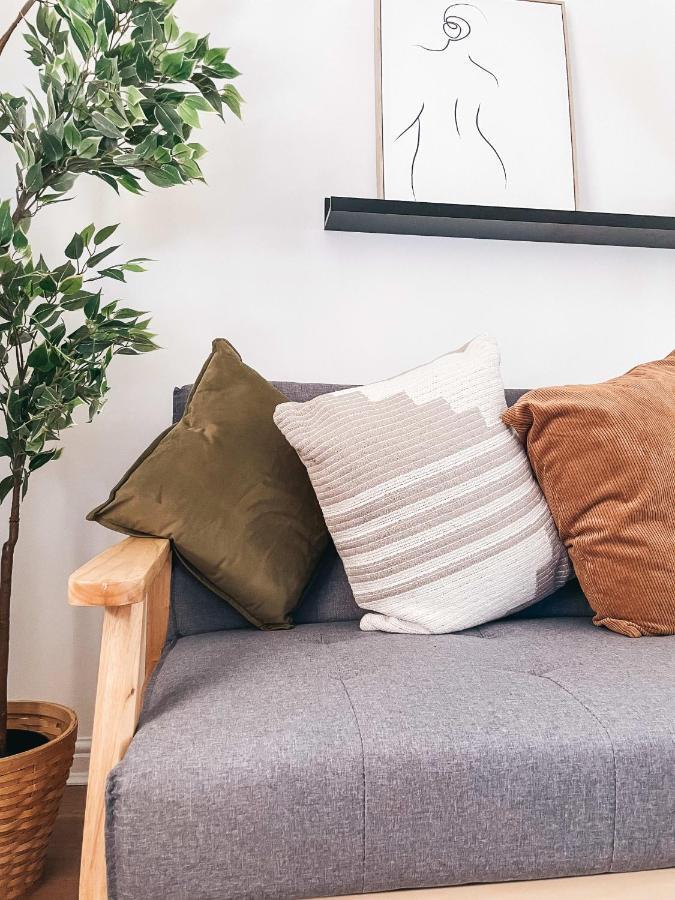 Hollybush Apartment, By Solace Stays Newport  Eksteriør billede